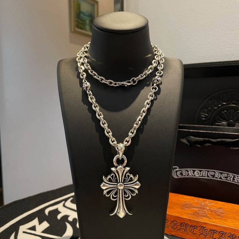 Ch*0me He**ts necklaces